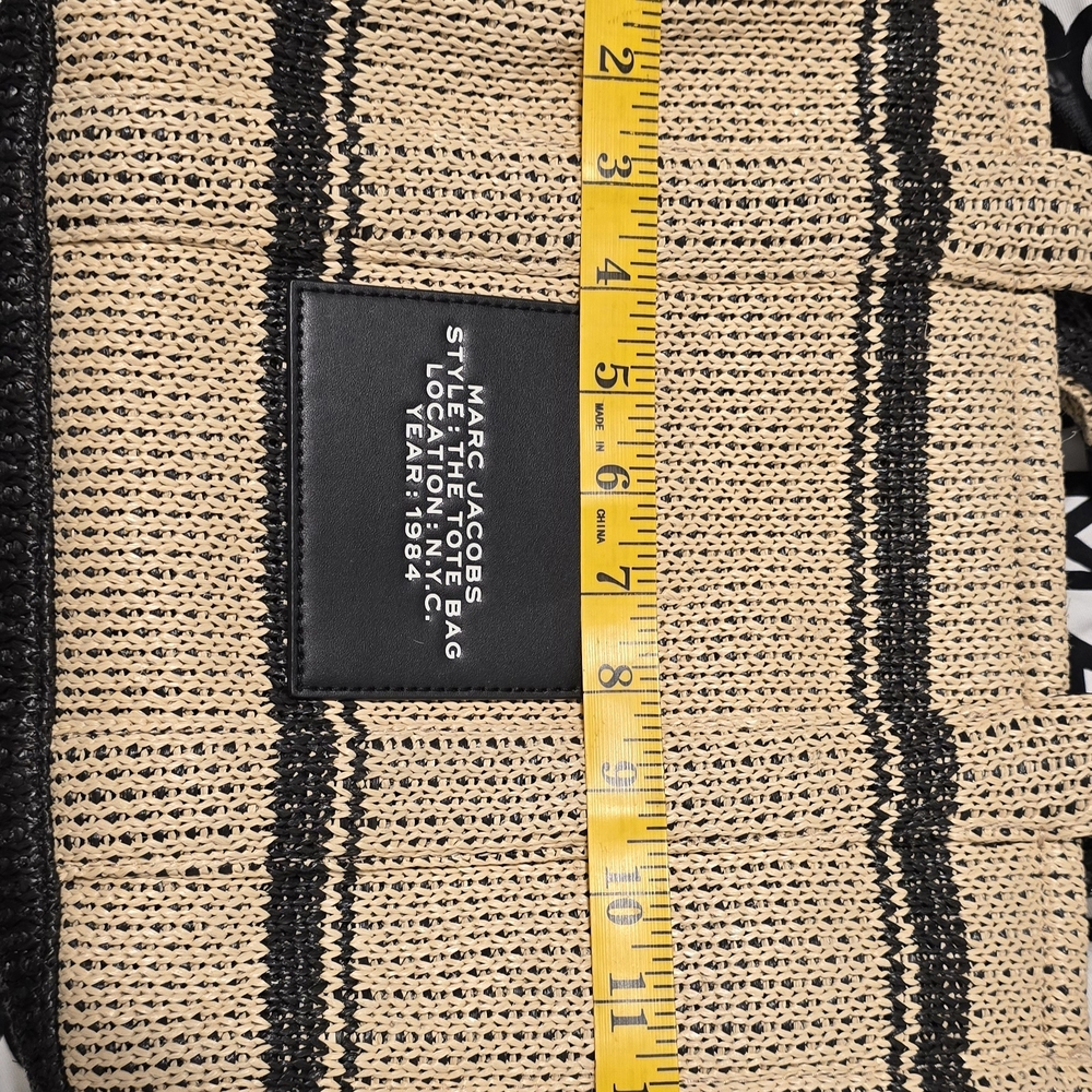 Marc Jacobs Black and Tan Geometric Tote. Cute bag for fall! - Picture 12 of 13